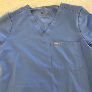 Ceil blue figs scrub top